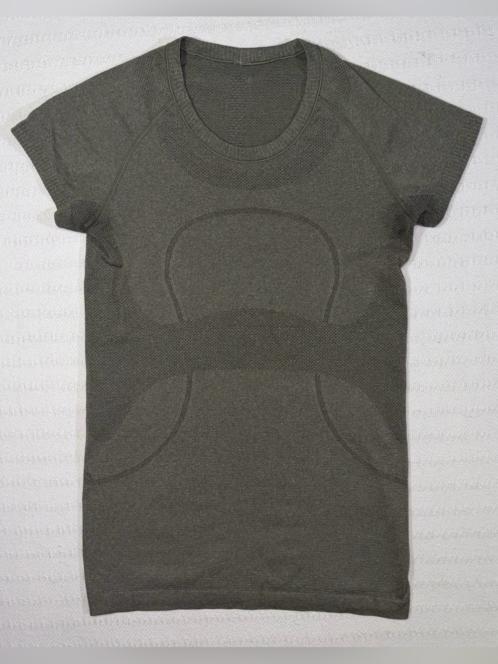 Lululemon Womens Swiftly Tech Short Sleeve Top Size 6 Workout Gym Activewear